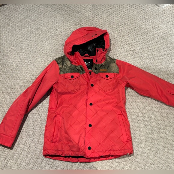 Oakley Women’s Snowboarding Jacket - Picture 2 of 13